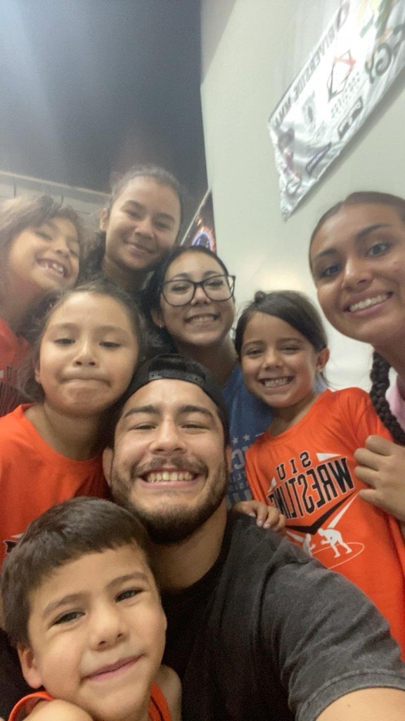 SIU Wrestling youth team selfie
